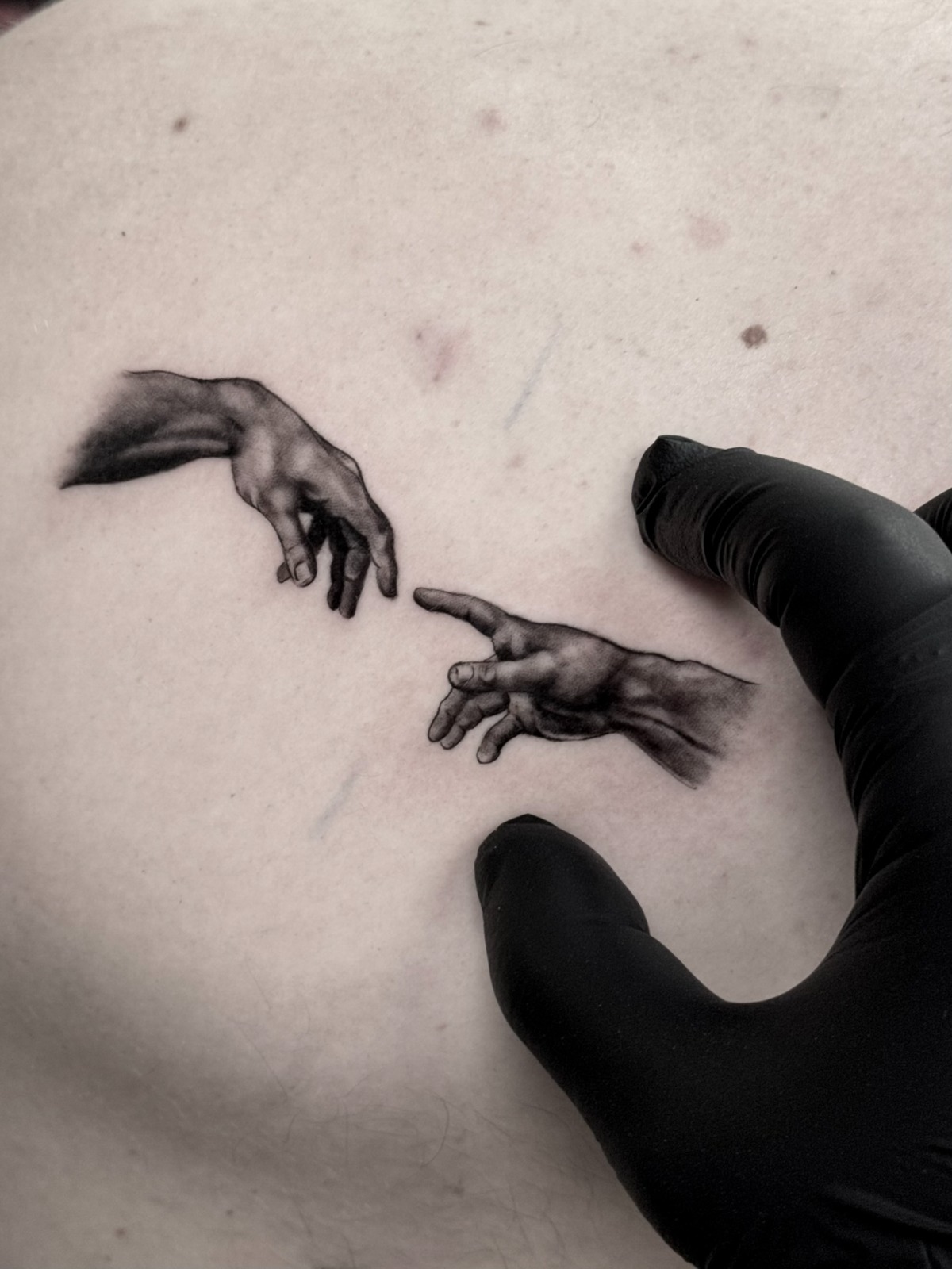 Micro realism — anteprima stile, Carlitos Junior Ink Roma
